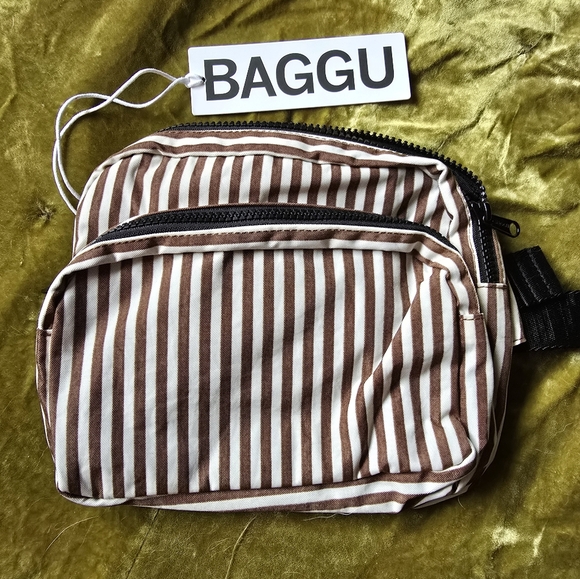 BAGGU Handbags - **SOLD** Baggu Fanny Pack